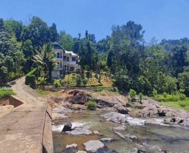 5bhk  riverside cottage for sale  in kunchithanni munnar