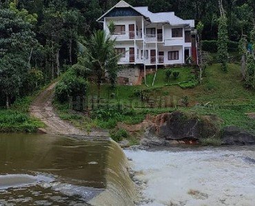 5bhk  riverside cottage for sale  in kunchithanni munnar