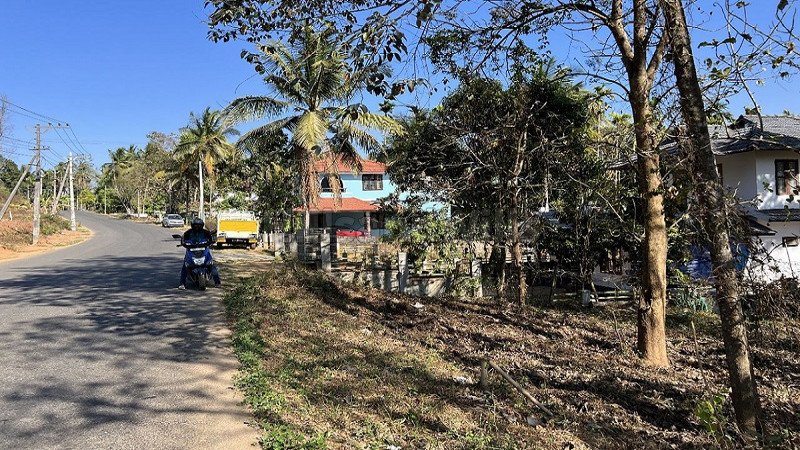 ₹1.57 Cr | 63 cents commerical land for sale in kenichira wayanad