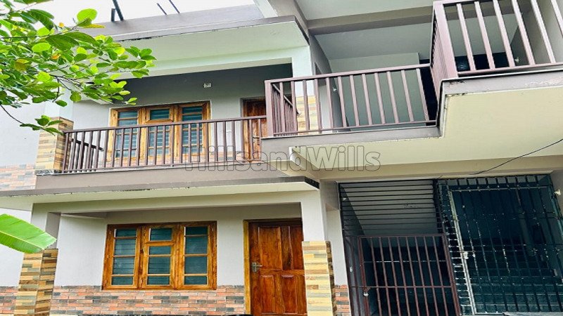 ₹2.90 Cr | 4500 sq. ft residential building (6 flats + 1 out house) for sale in kalpetta wayanad along with 12 cents land