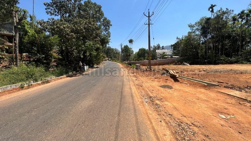 ₹1.80 Cr | 60 cents commerical land for sale in padinjarathara wayanad